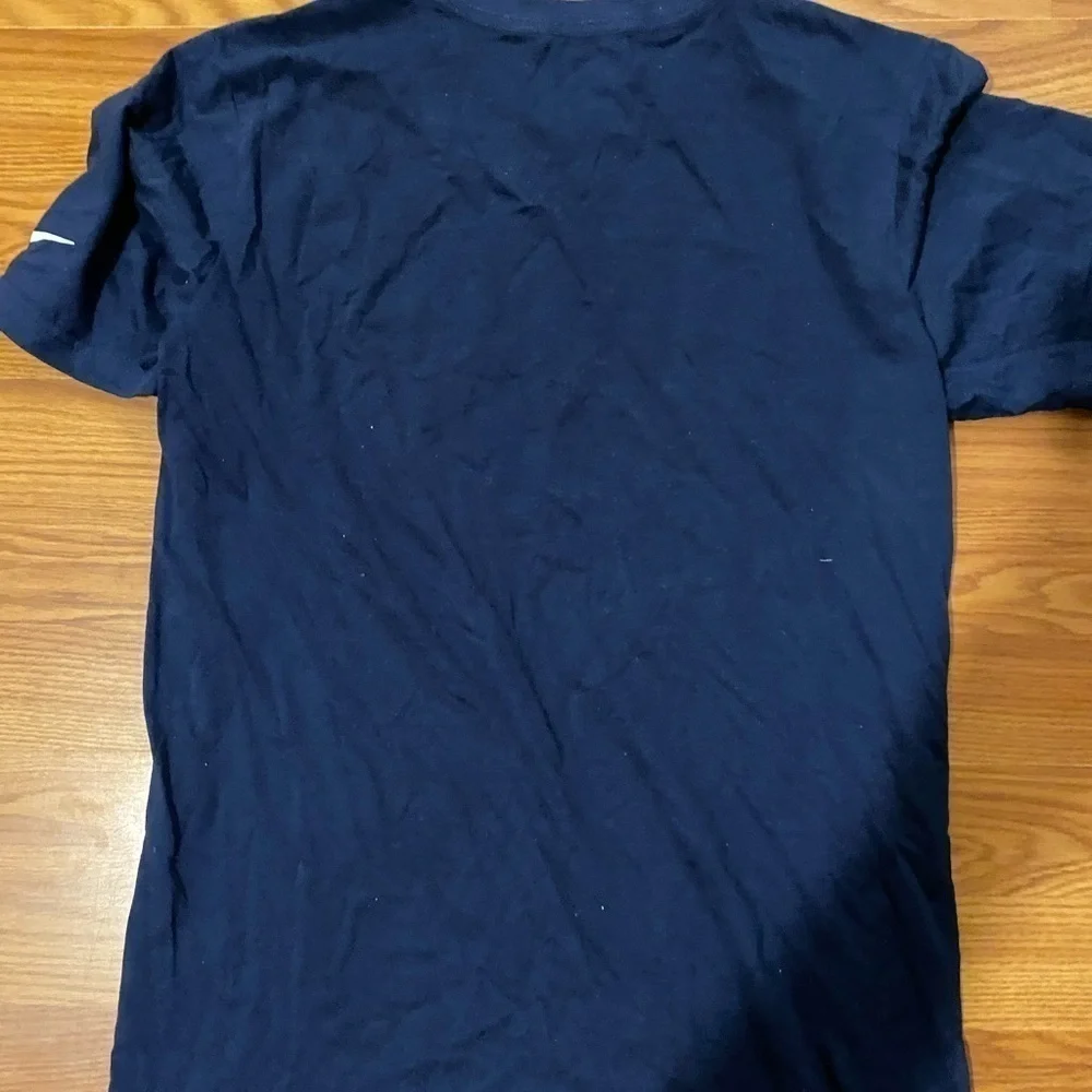 Nike Tee size XL (13-15 years) (GJ)